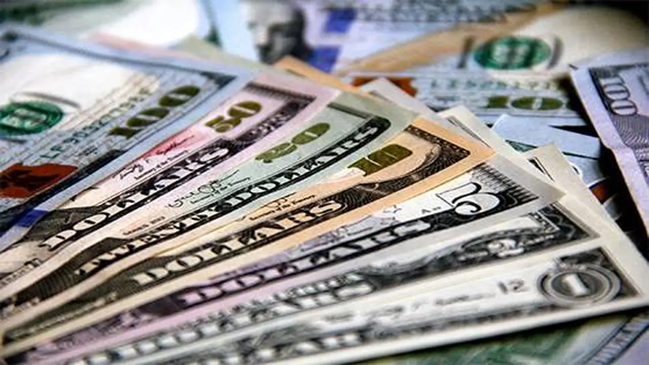 هبوط جديد.. سعر الدولار يترقب صدور محضر الفيدرالي وبيانات الناتج المحلي الأمريكي